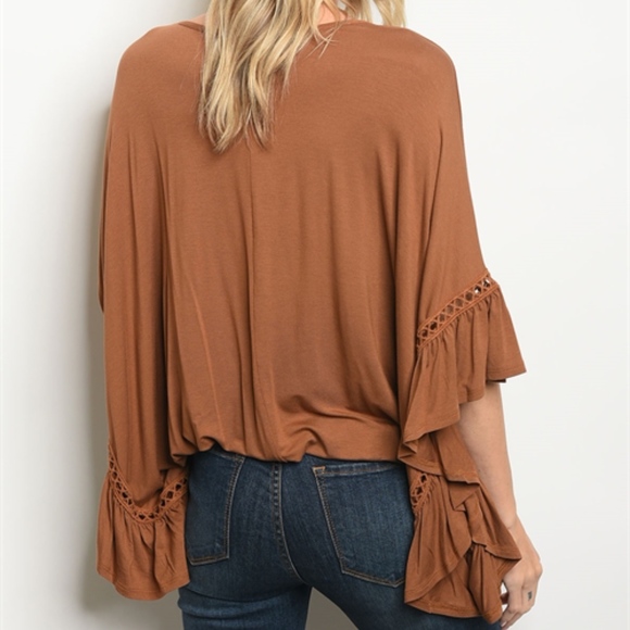 Short flutter sleeve V-neck jersey ruffled top. - Picture 2 of 4